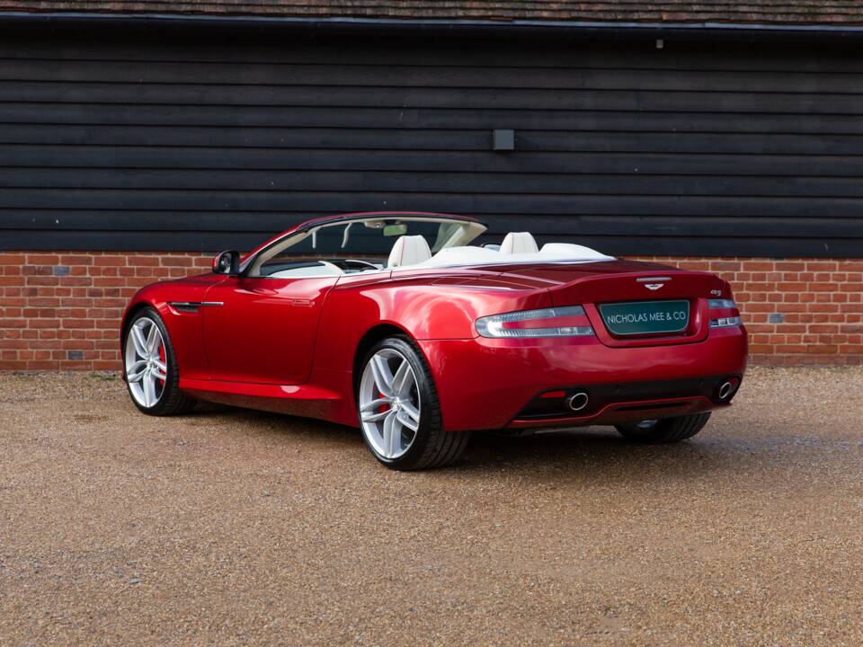 Afbeelding 4/81 van Aston Martin DB 9 Volante (2015)