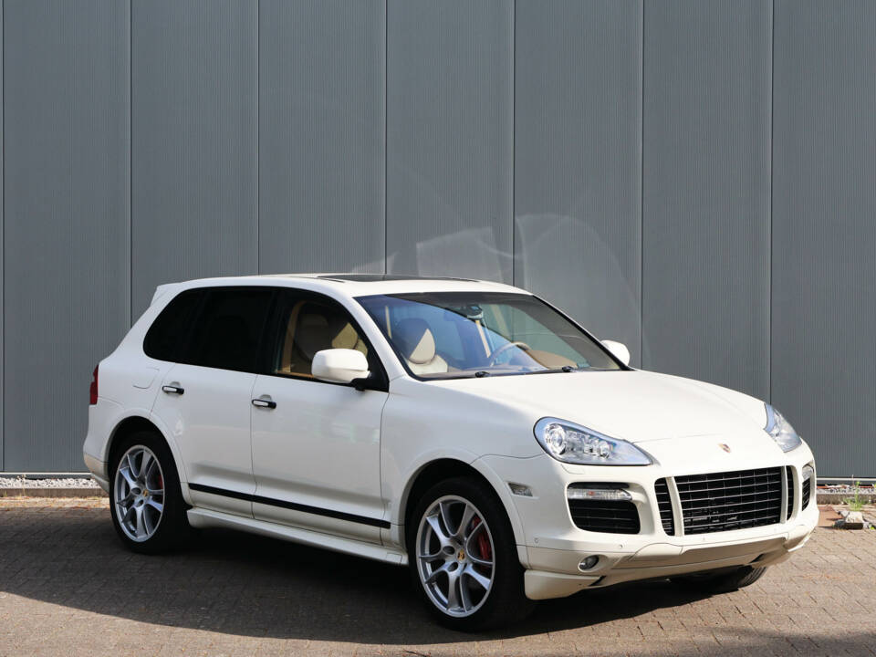 Bild 11/49 von Porsche Cayenne GTS (2009)