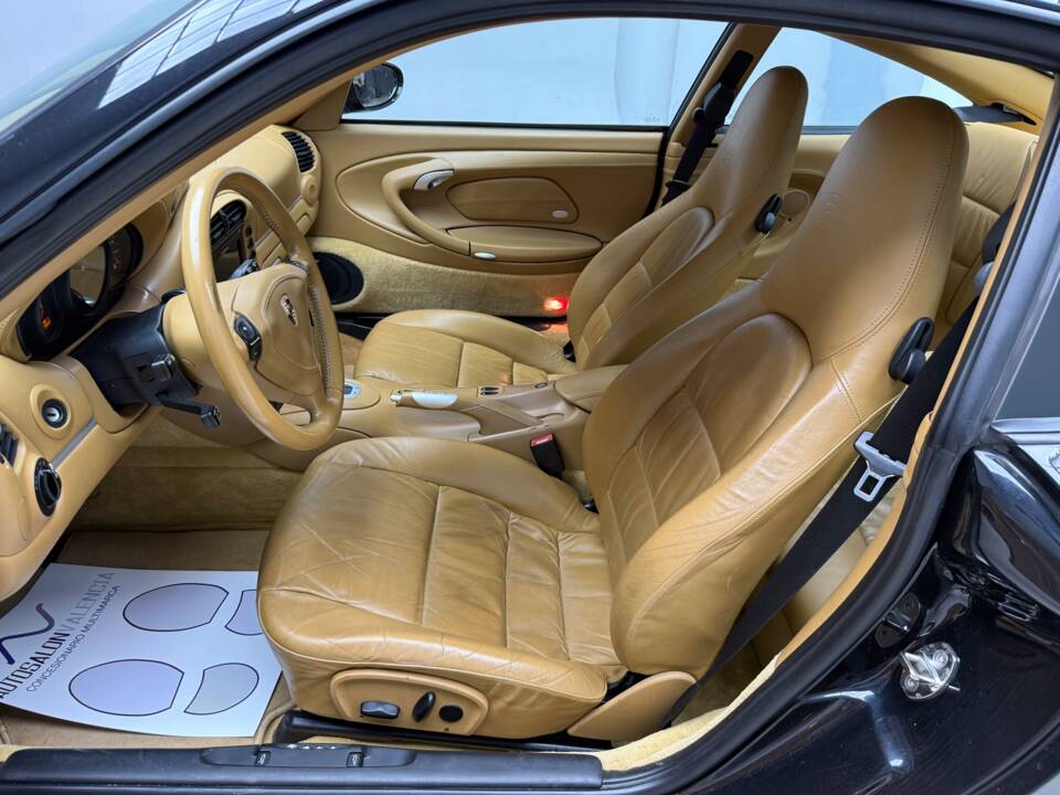 Bild 19/35 von Porsche 911 Carrera 4S (2003)