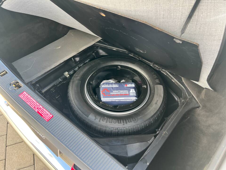 Bild 21/33 von Mercedes-Benz 560 SEC (1991)