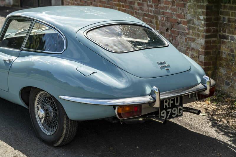 Image 11/50 de Jaguar E-Type (1968)