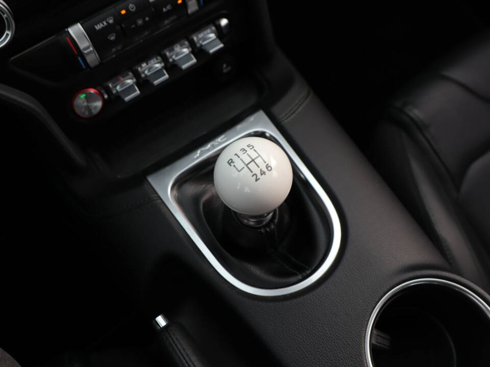 Immagine 7/50 di Ford Mustang GT 5.0 V8 Fastback (2019)