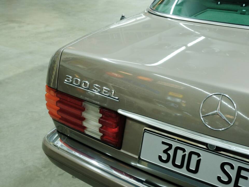 Bild 9/50 von Mercedes-Benz 300 SEL (1986)