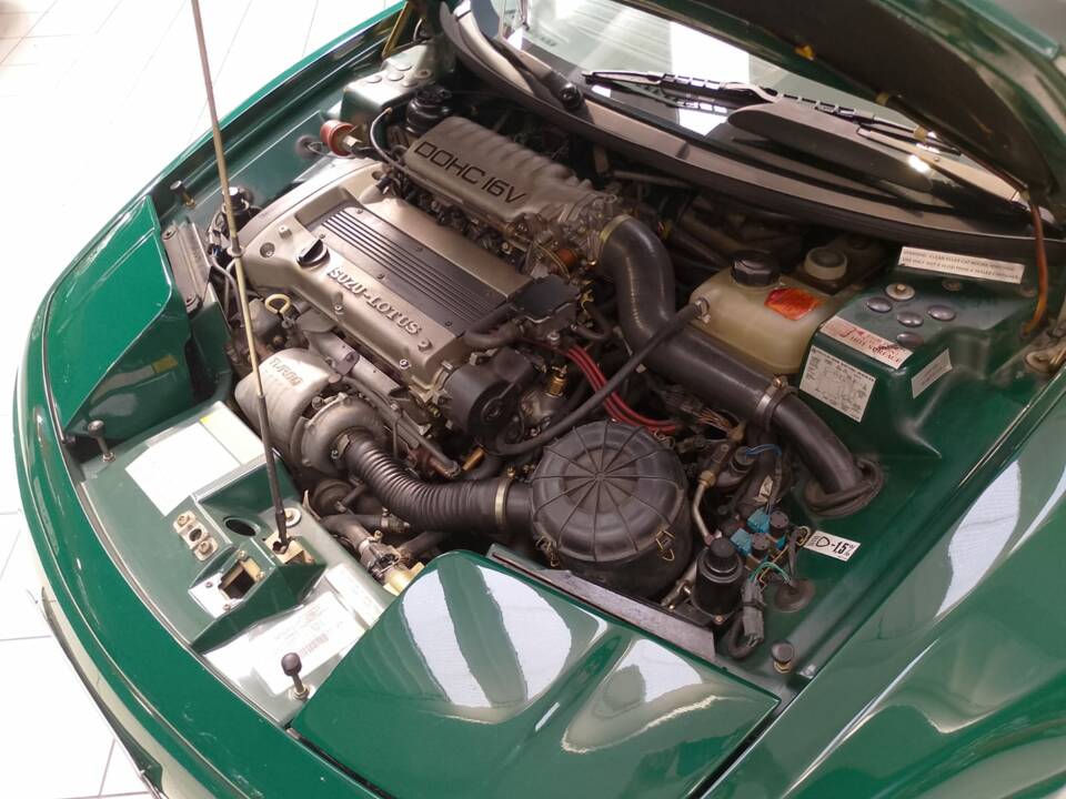 Image 38/46 of Lotus Elan SE (1992)
