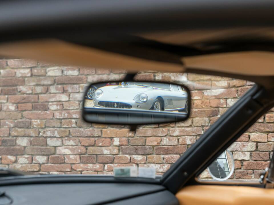 Image 25/50 de Ferrari 365 GTB/4 Daytona (1974)