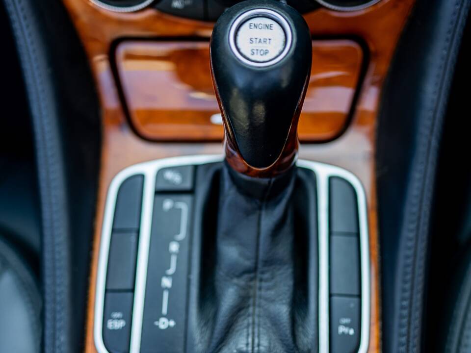 Image 44/50 de Mercedes-Benz SL 500 (2003)