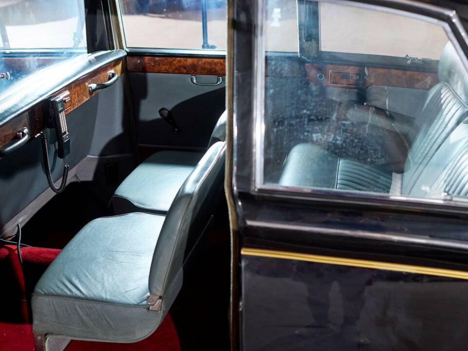 Image 47/70 of Daimler DS 420 (1976)