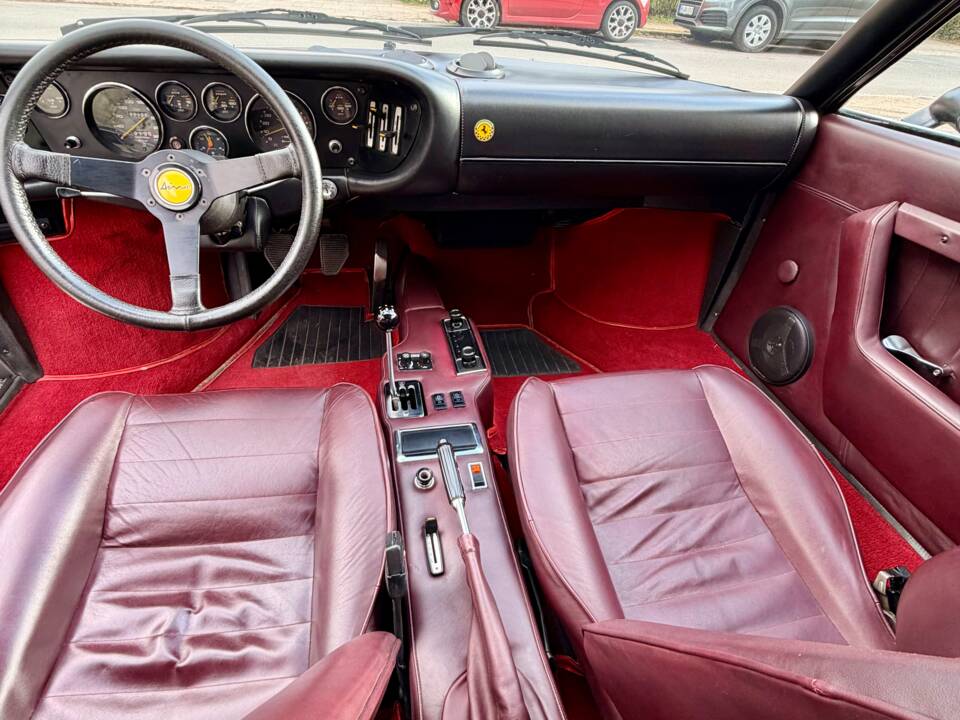 Bild 19/50 von Ferrari Dino 208 GT4 (1976)