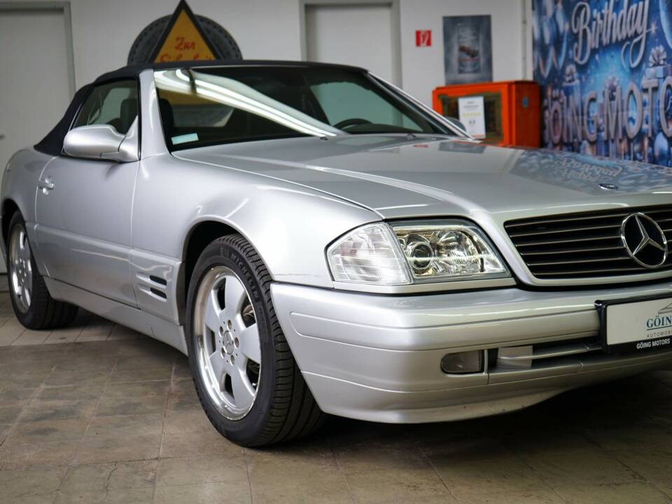 Image 6/33 of Mercedes-Benz SL 500 (2001)