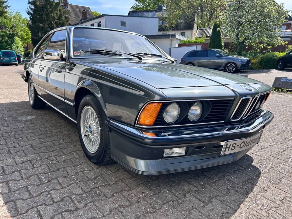 Image 17/23 de BMW 635 CSi (1985)