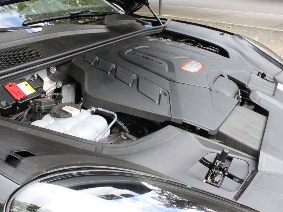 Image 7/19 of Porsche Cayenne Turbo GT (2022)