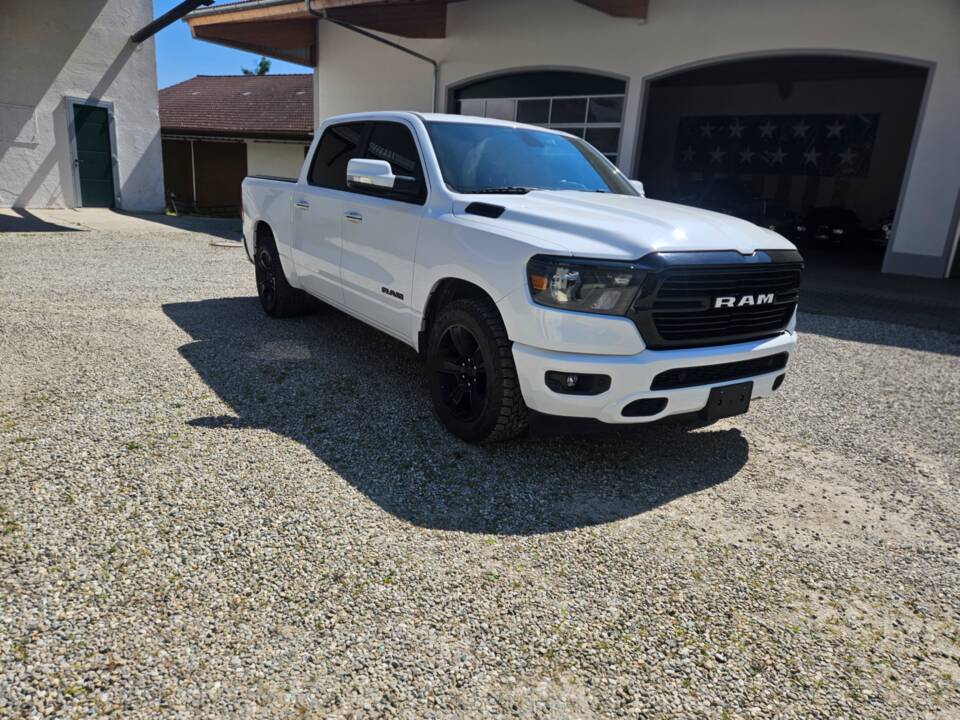 Image 22/62 of Dodge Ram 1500 (2020)