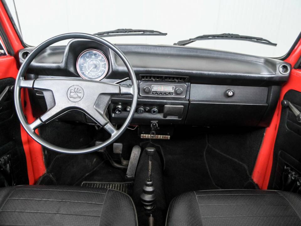 Bild 7/50 von Volkswagen Käfer 1303 LS (1974)