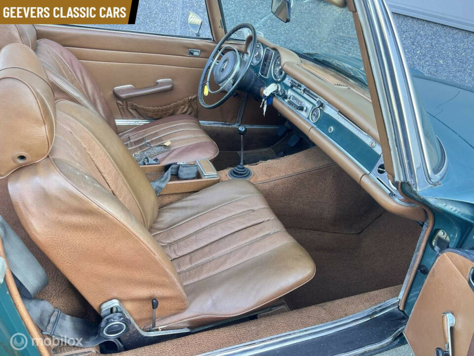 Image 31/44 of Mercedes-Benz 280 SL (1970)