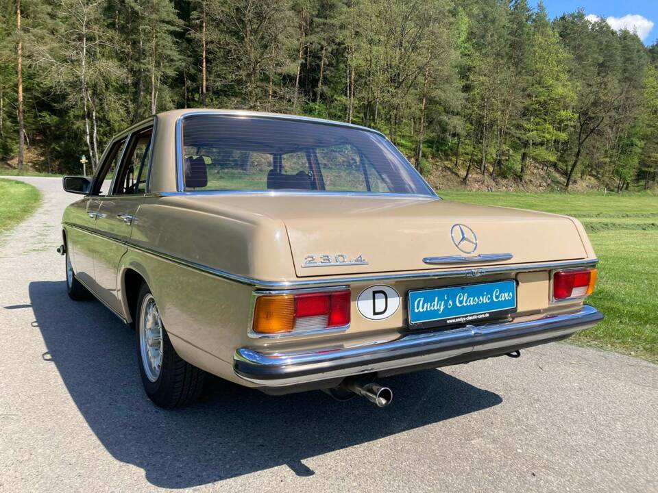 Image 7/49 de Mercedes-Benz 230&#x2F;4 (1974)