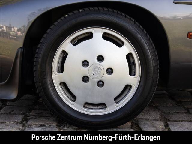 Image 12/46 of Porsche 928 S (1985)