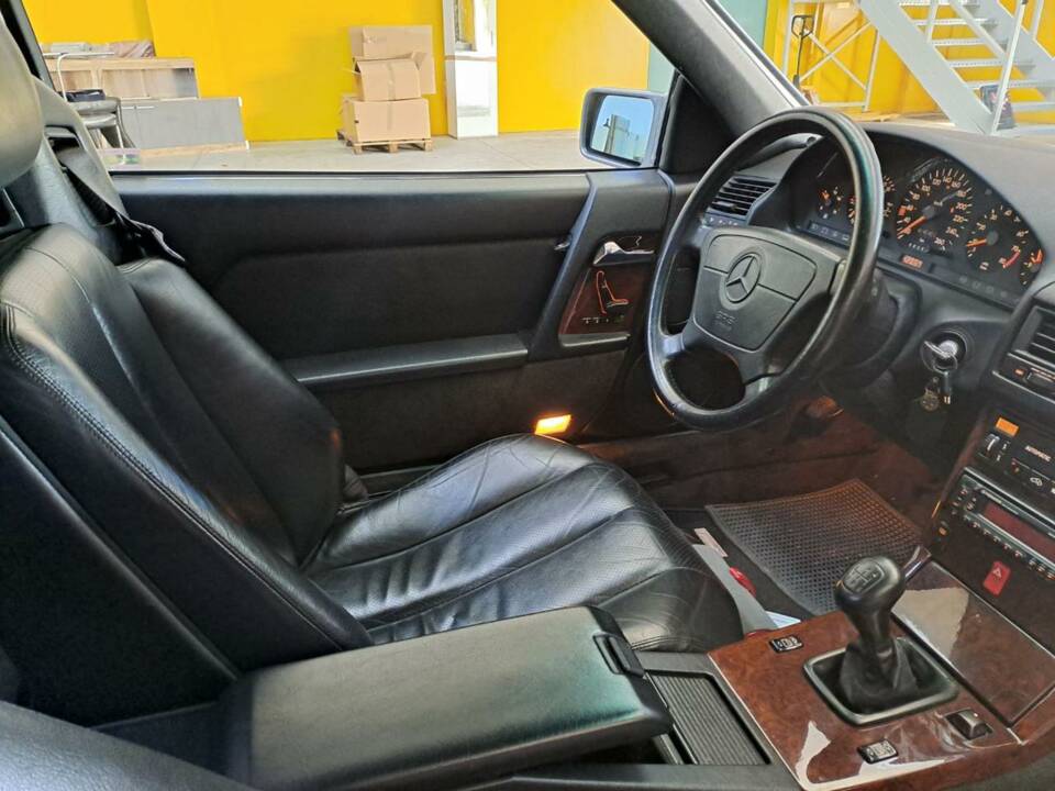 Image 16/50 de Mercedes-Benz 300 SL-24 (1992)