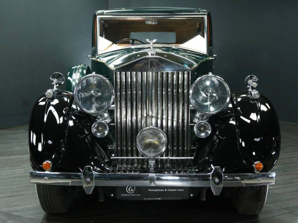 Image 8/30 of Rolls-Royce Phantom III (1938)