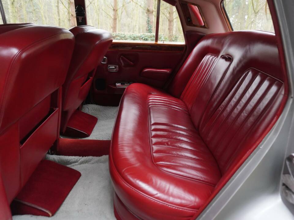 Image 14/20 of Bentley T 1 (1974)