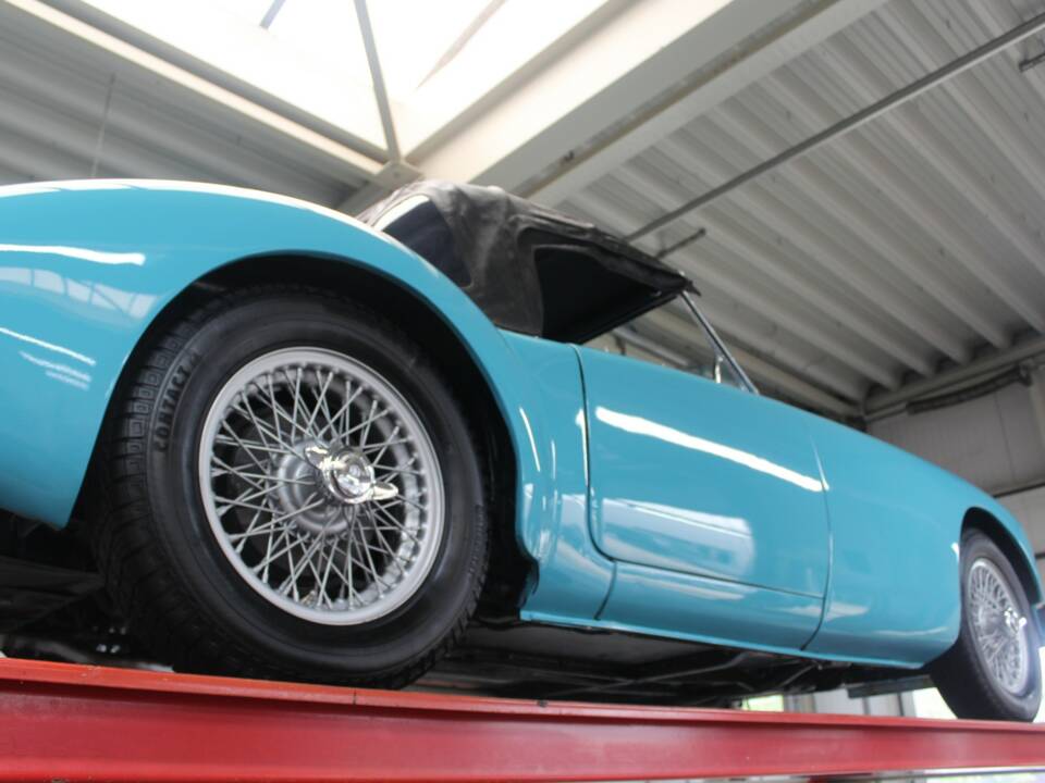 Image 8/50 of MG MGA 1600 (1958)