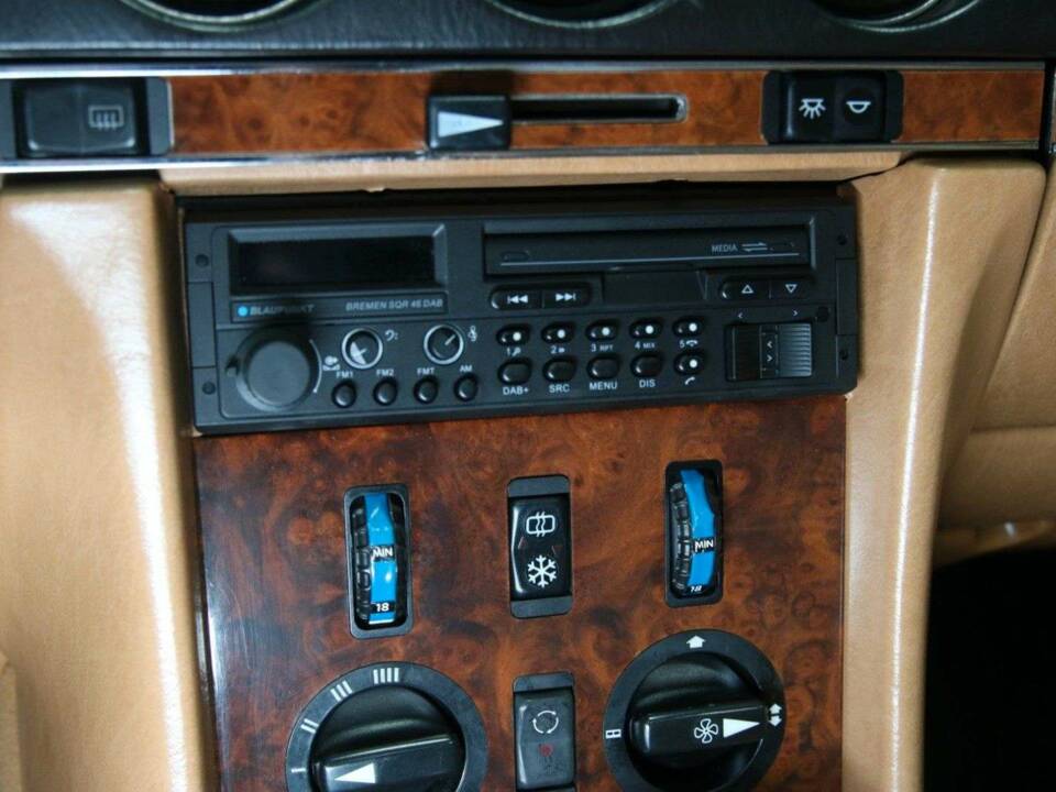 Image 15/50 de Mercedes-Benz 420 SL (1987)