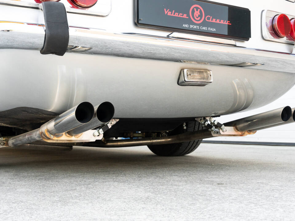 Image 21/69 of Ferrari 365 GT 2+2 (1969)