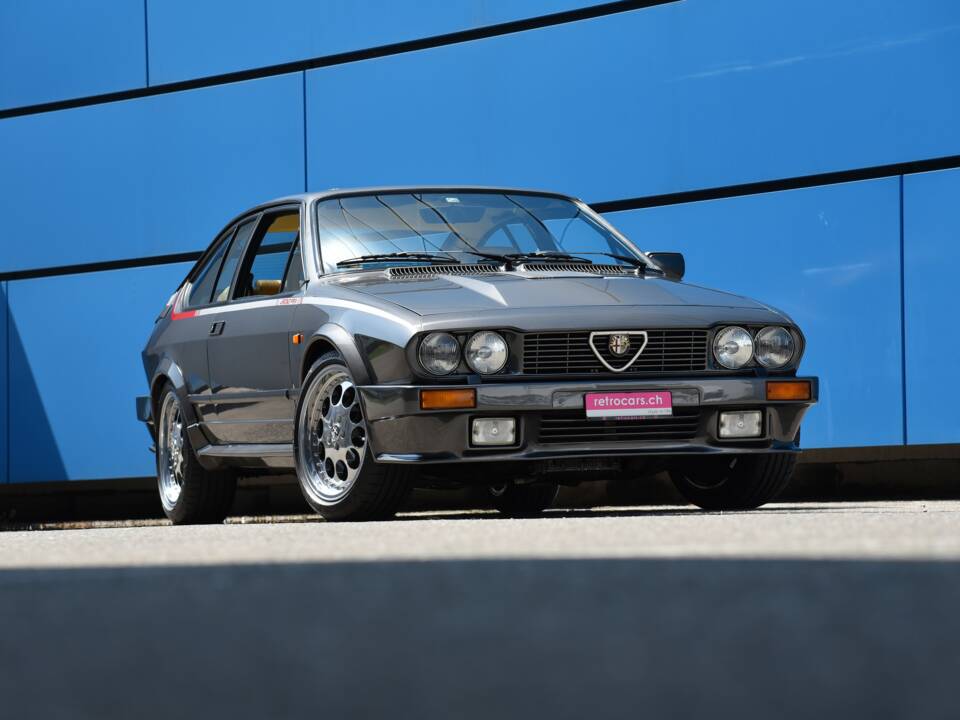 Bild 12/19 von Alfa Romeo GTV 6 2.5 (1986)
