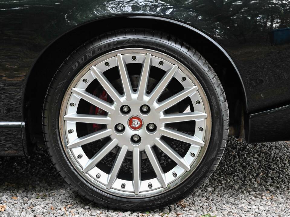 Image 15/50 of Jaguar XKR (2006)