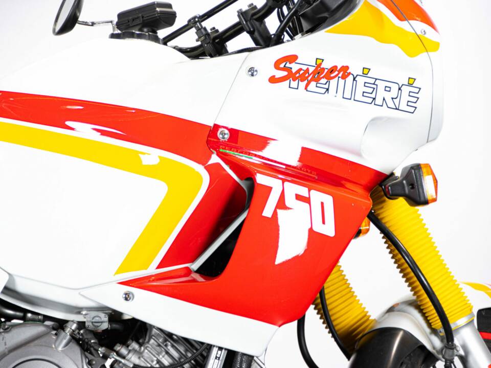 Image 19/35 de Yamaha XTZ 750 Super Ténéré (1989)