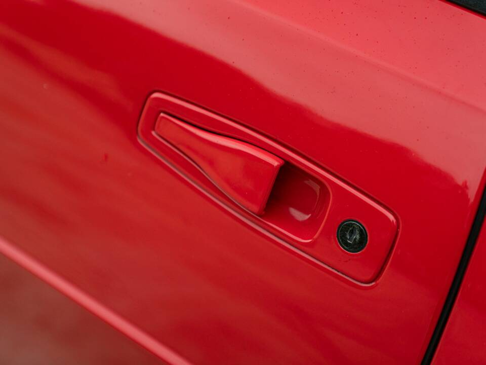 Image 43/50 of Ferrari Mondial T (1991)