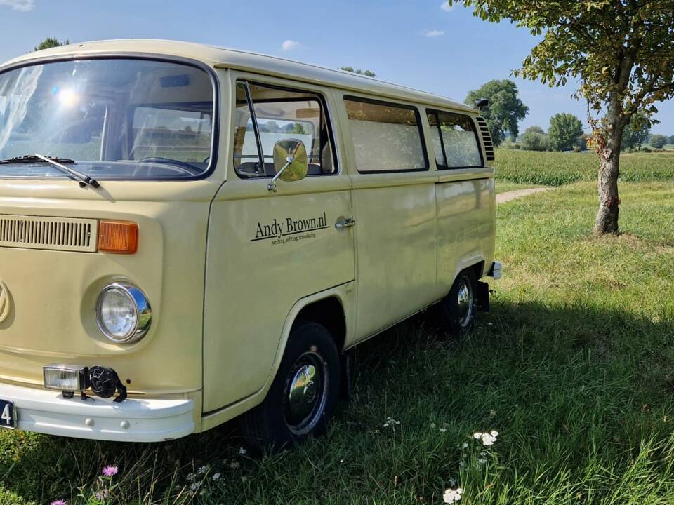 Bild 1/9 von Volkswagen T2b Kleinbus (1974)