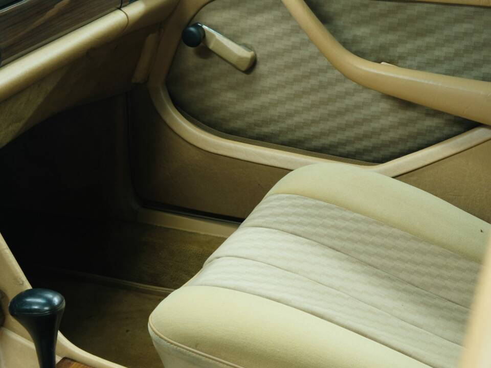 Bild 43/50 von Mercedes-Benz 280 SE (1983)