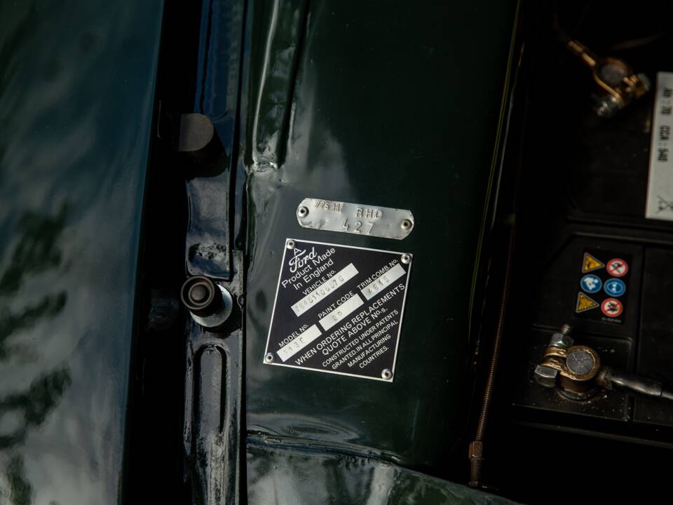 Image 8/44 of Ford Zodiac MkIII (1964)