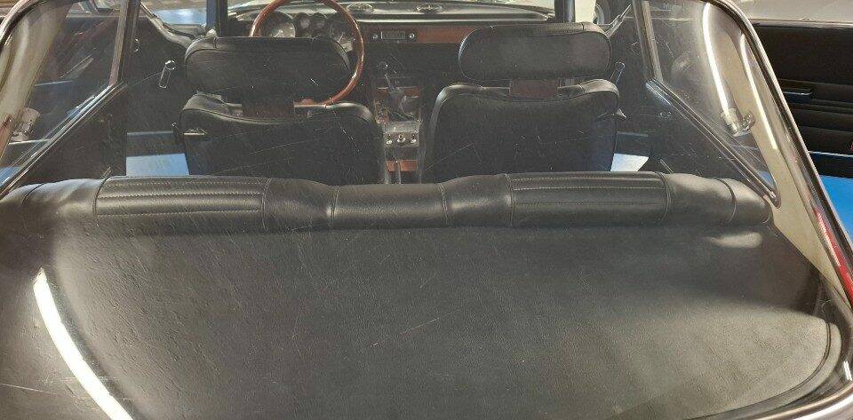 Image 32/37 of Alfa Romeo Giulia GT 1300 Junior (1975)