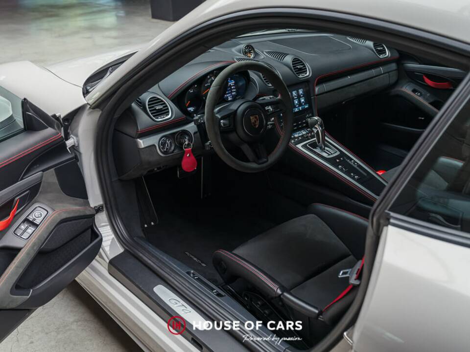 Image 15/24 of Porsche 718 Cayman GT4 Clubsport (2022)