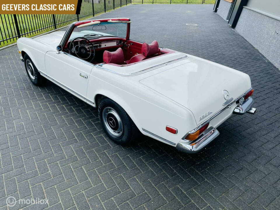 Image 6/20 of Mercedes-Benz 280 SL (1970)