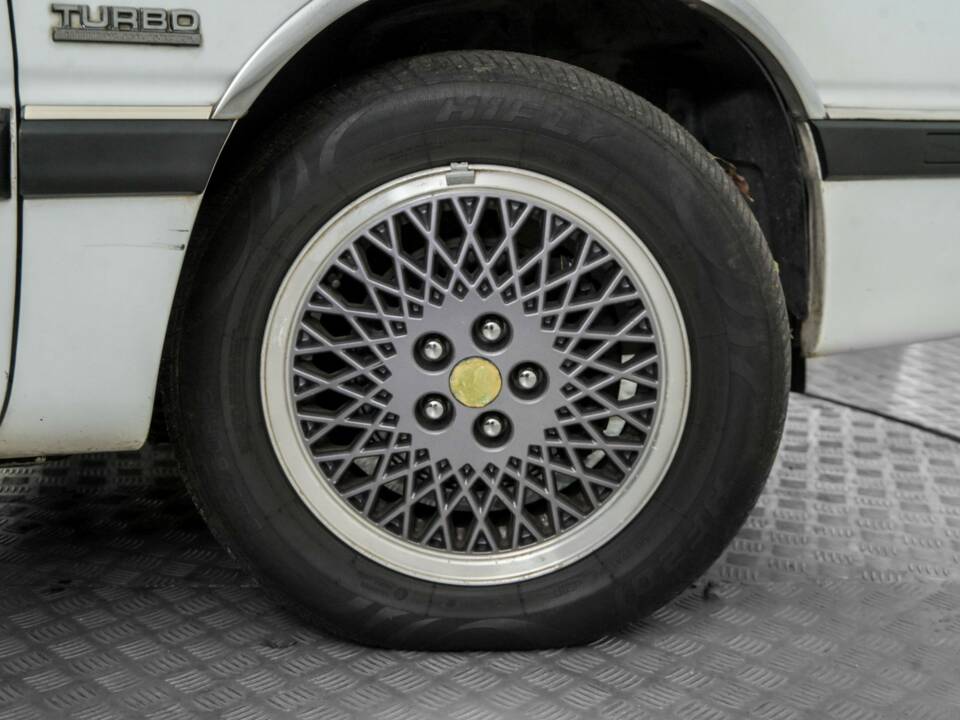 Bild 40/50 von Chrysler Le Baron 2.5 Turbo (1988)