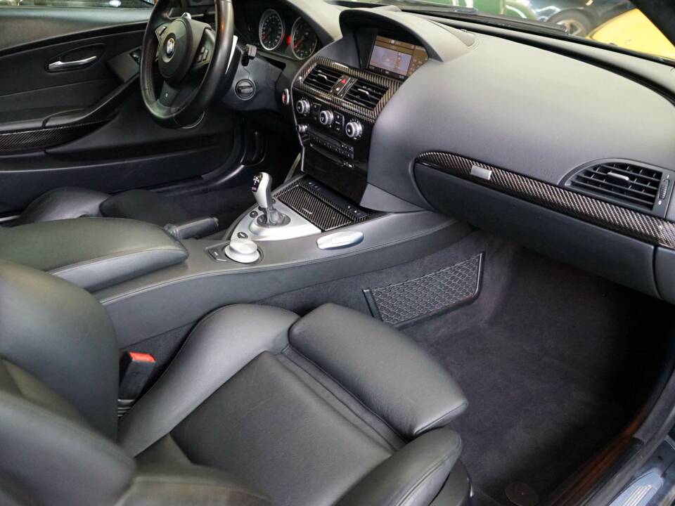 Bild 17/34 von BMW M6 (2008)