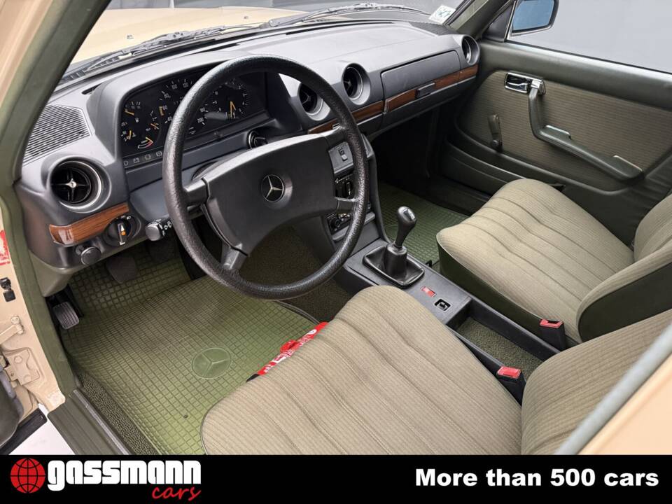 Image 10/15 de Mercedes-Benz 200 (1983)