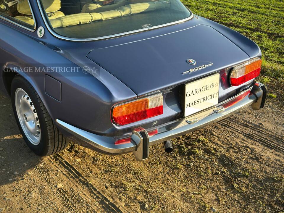 Afbeelding 14/99 van Alfa Romeo 2000 GT Veloce (1973)