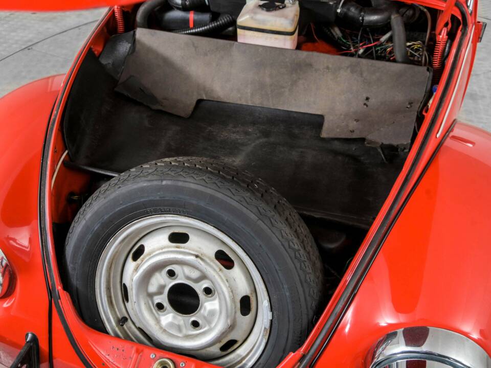 Image 34/50 of Volkswagen Beetle 1200 "Jeans Bug" (1983)