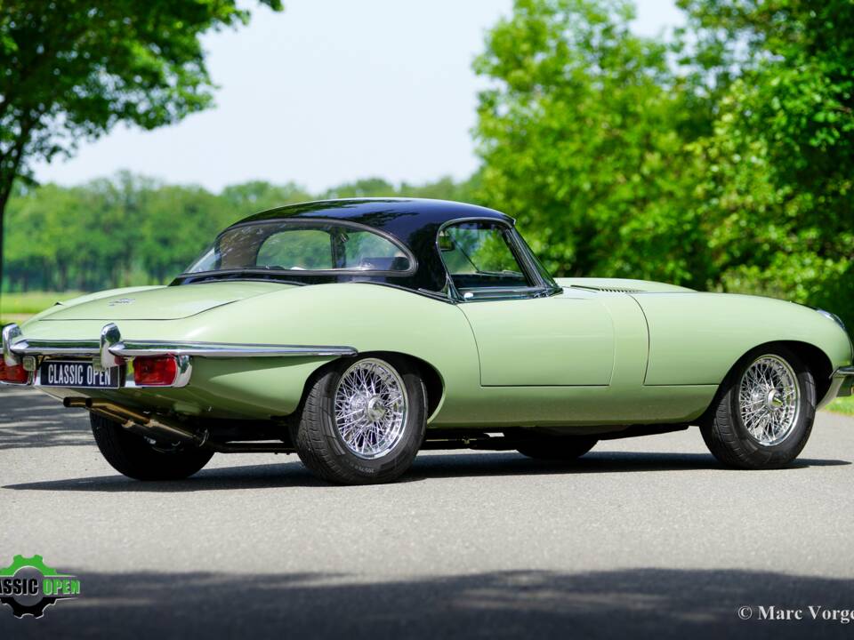 Image 47/60 de Jaguar E-Type (1969)