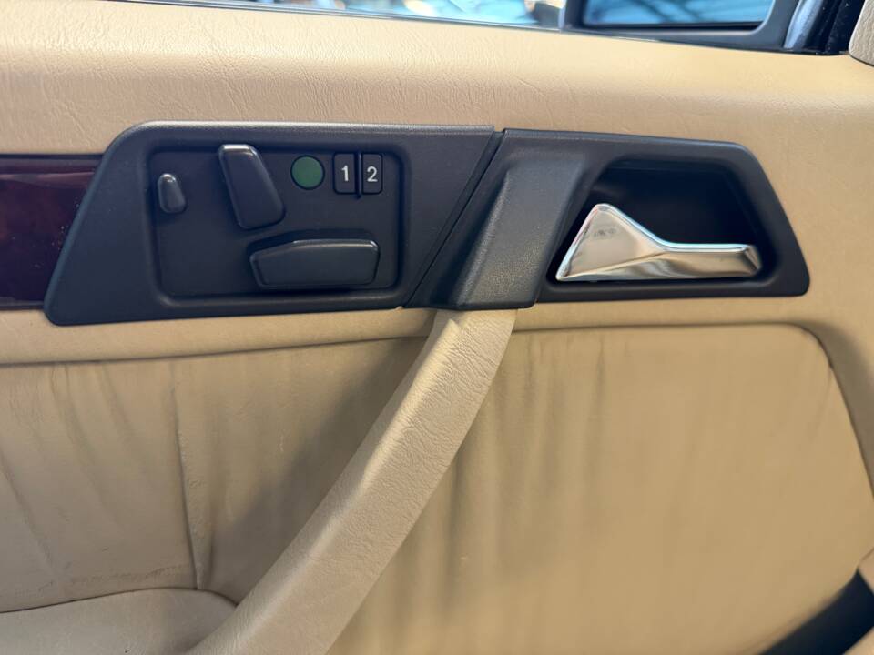 Bild 19/34 von Mercedes-Benz E 320 (1996)