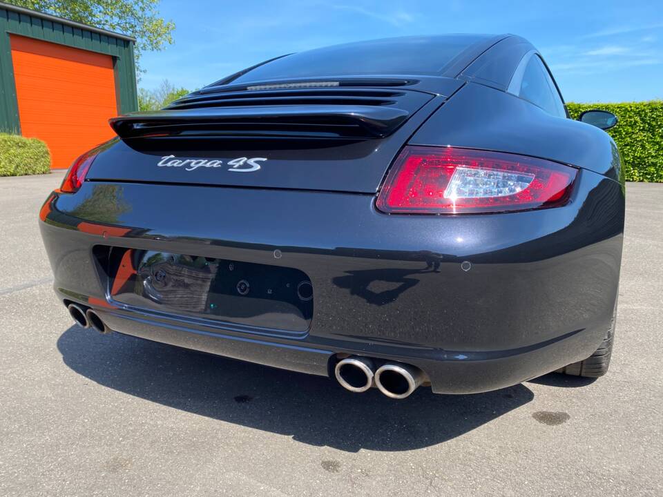 Immagine 11/19 di Porsche 911 Targa 4S (2008)