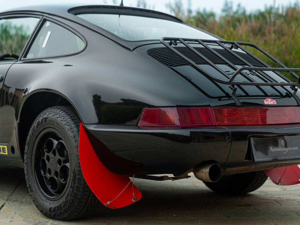 Immagine 44/50 di Porsche 911 Carrera 3.2 (1986)