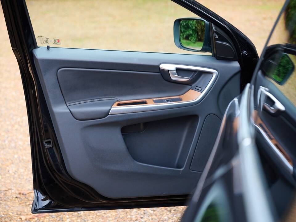 Bild 27/50 von Volvo XC60 T6 (2014)