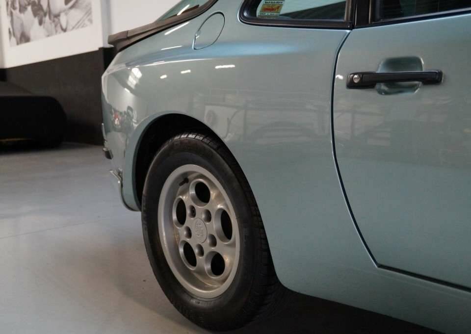 Image 25/50 de Porsche 944 Turbo (1986)