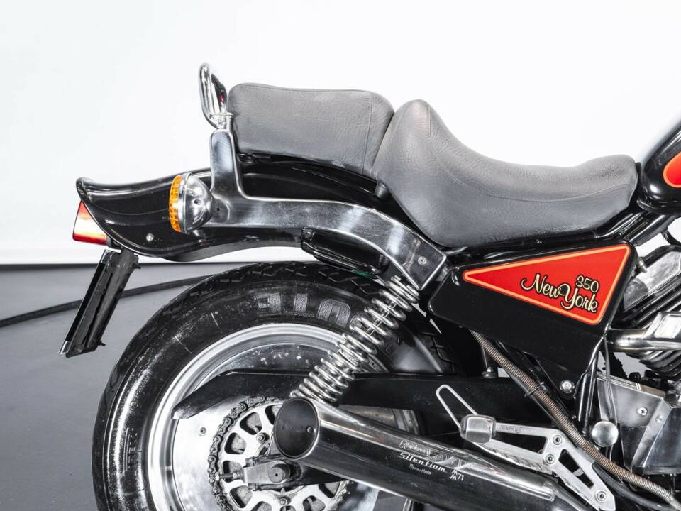 Image 33/46 of Moto Morini New York 350 (1988)