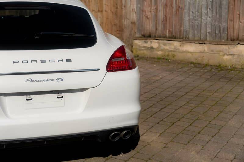 Bild 37/50 von Porsche Panamera 4S (2010)