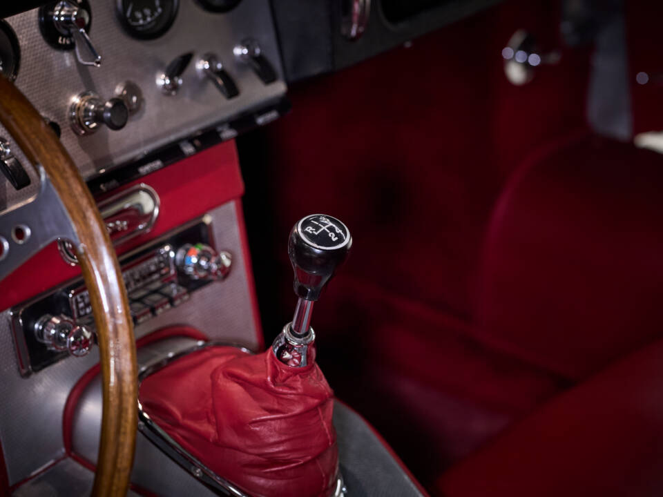 Immagine 83/99 di Jaguar E-Type 3.8 (1964)